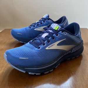 Brooks Adrenaline GTS 22 size 9.5 women’s